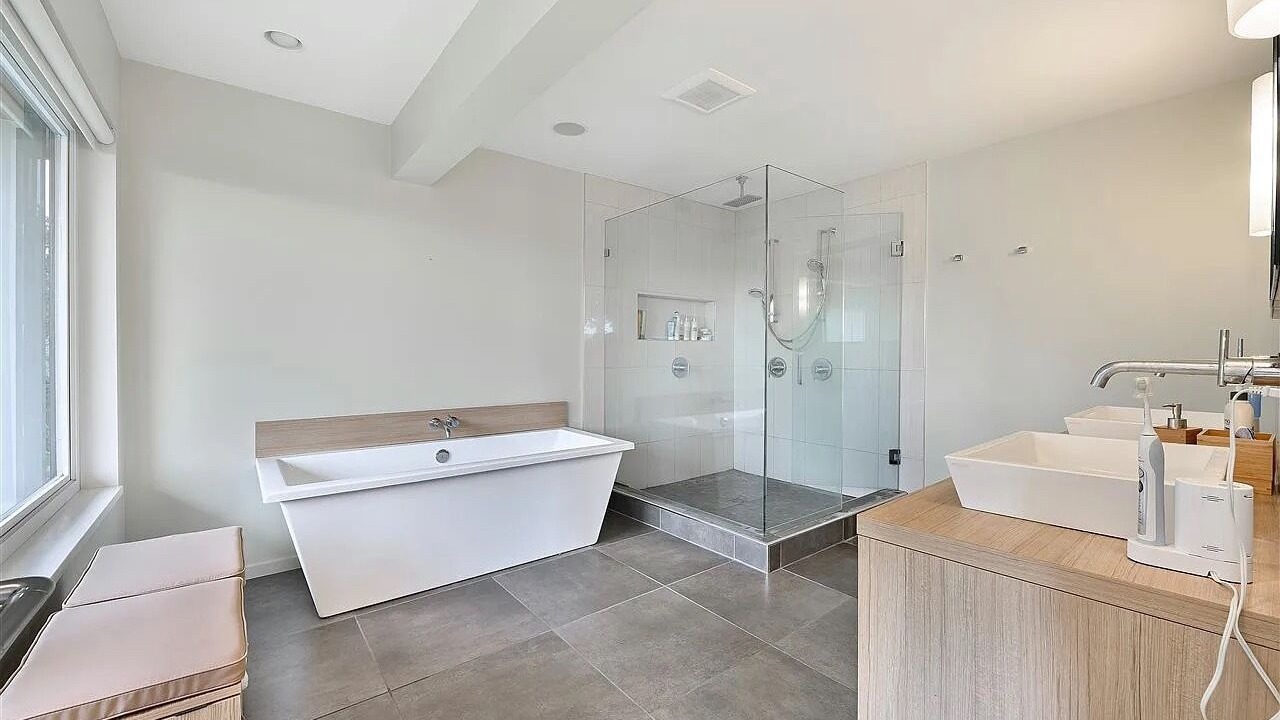 Photo of Bathroom in White Rock