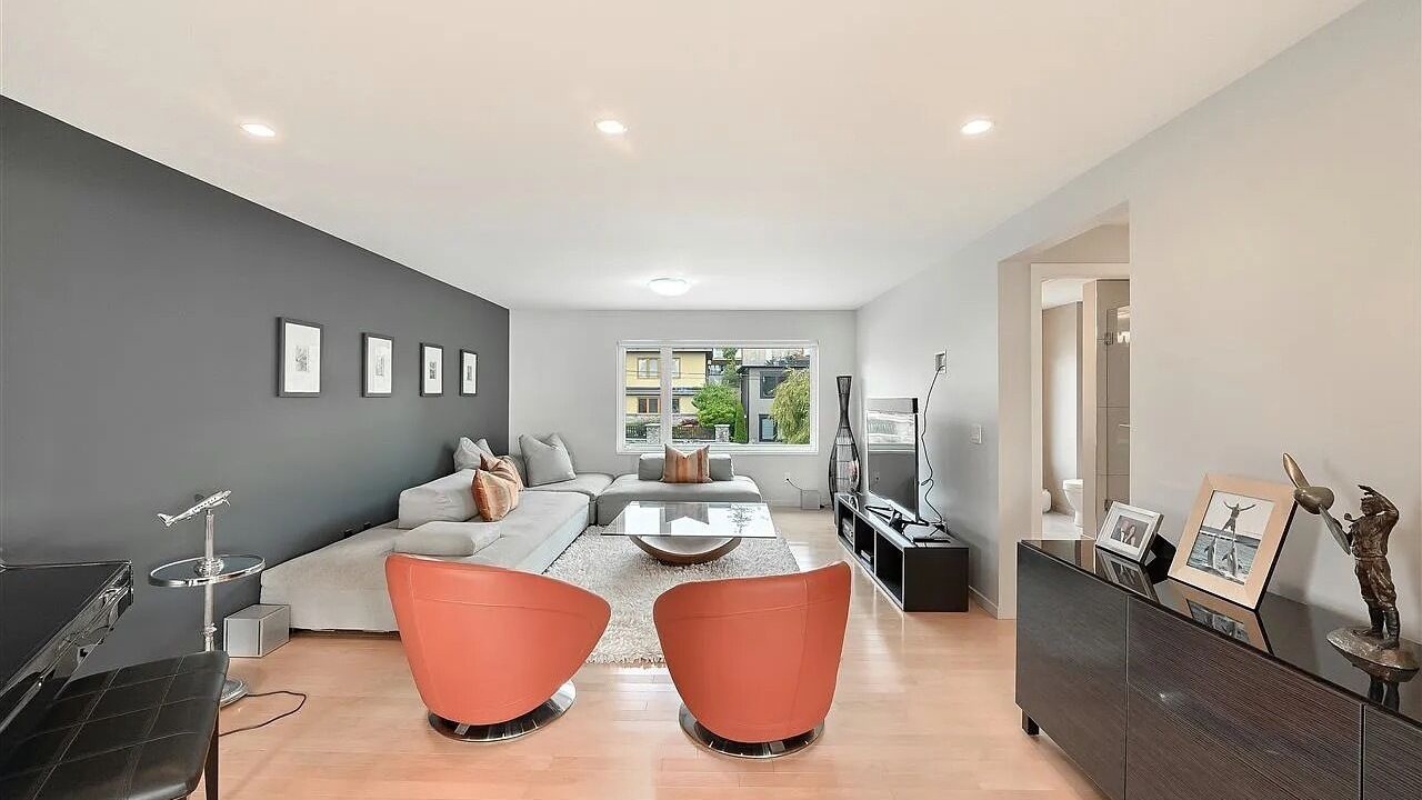Photo of Livingroom in White Rock