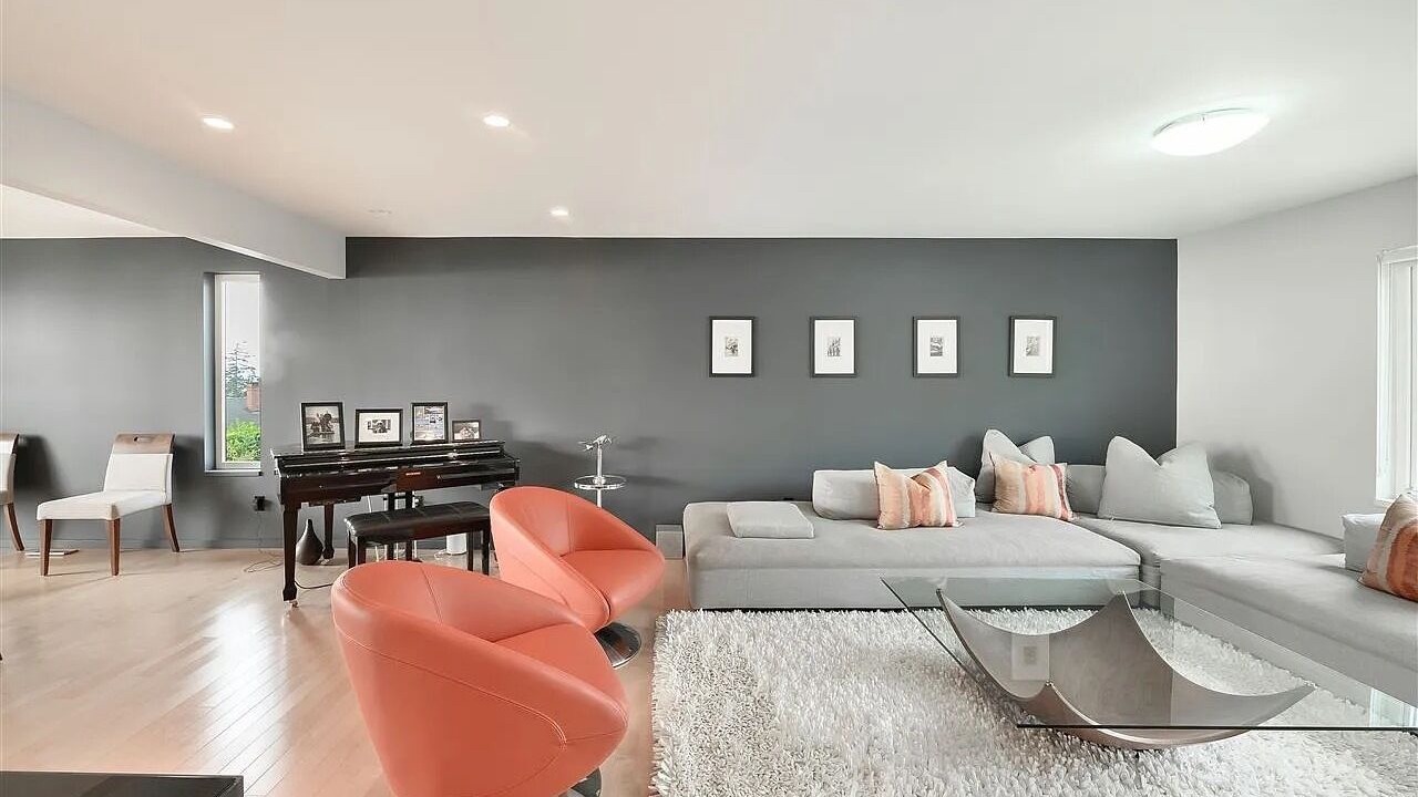Photo of Livingroom in White Rock