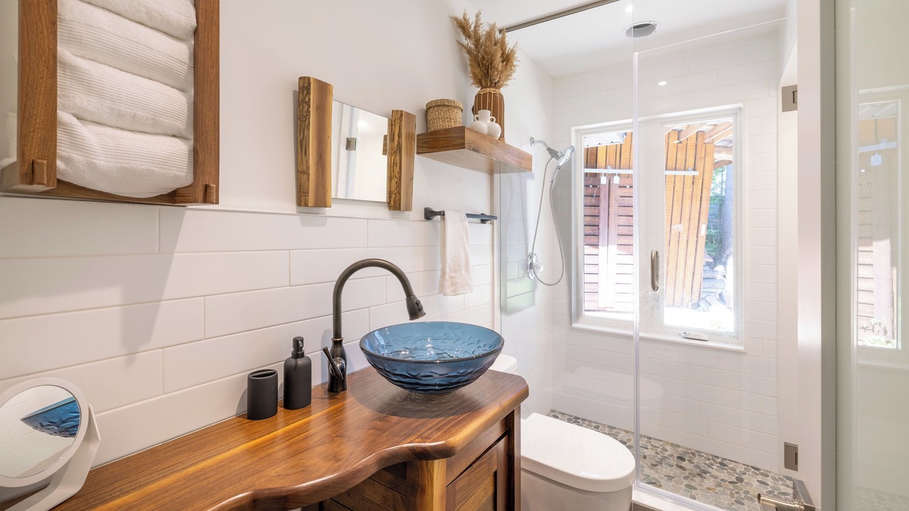 Photo of Bathroom in Dysart et al