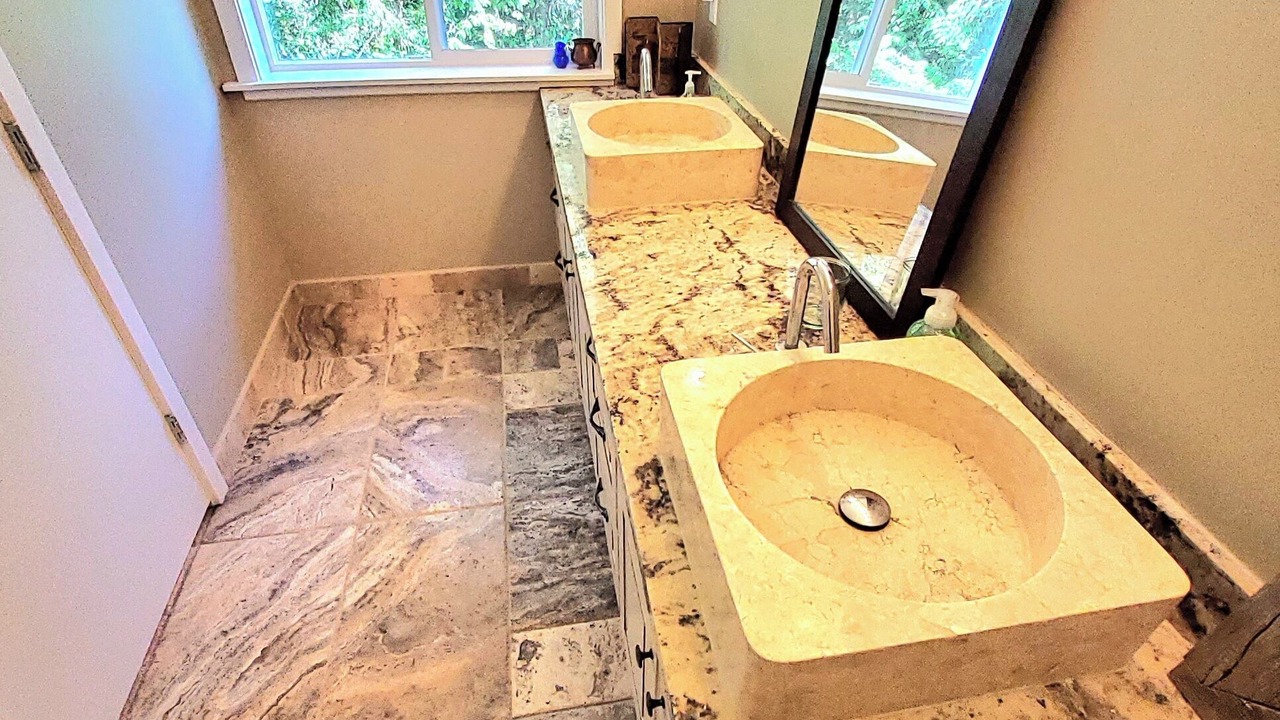 Photo of Bathroom in Garden Bay