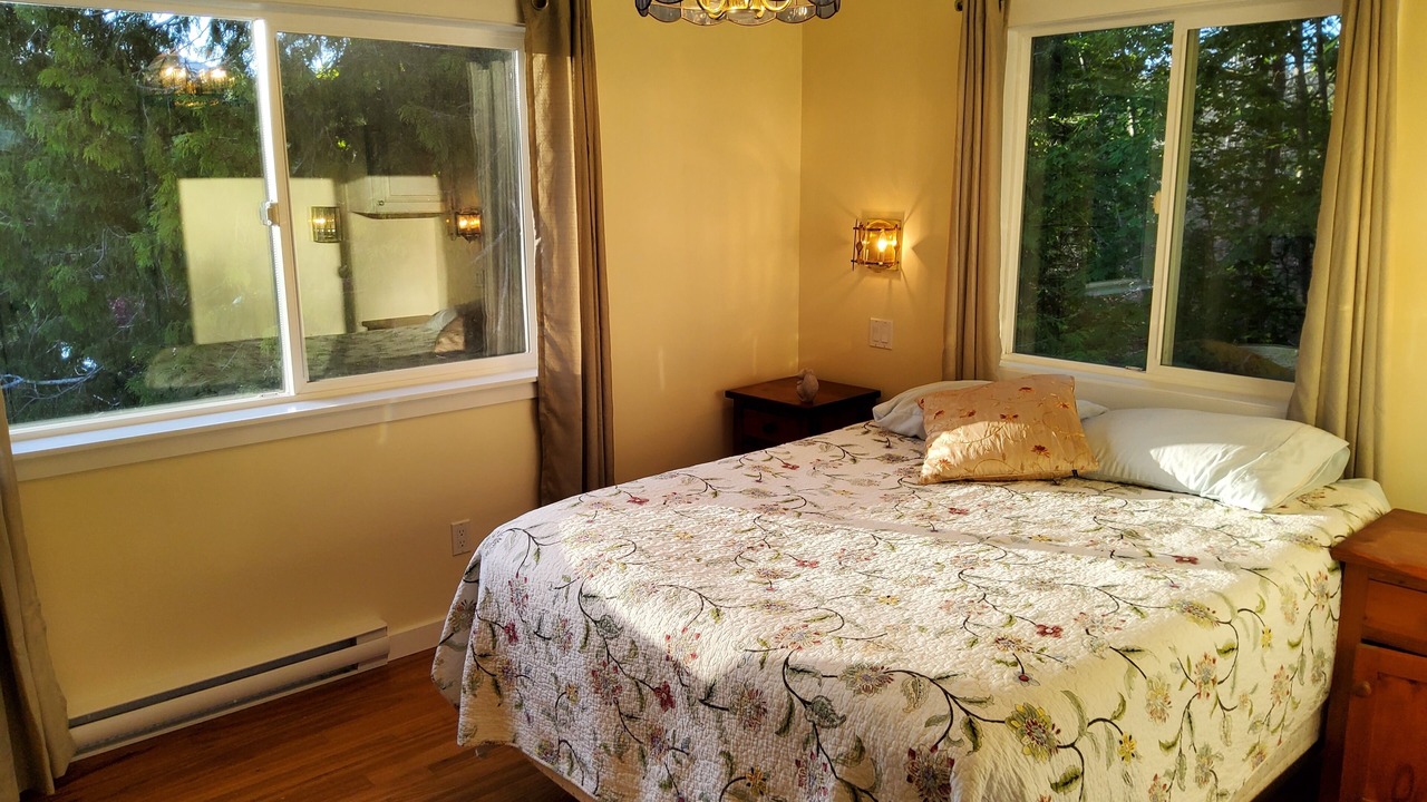 Photo of Bedroom in Garden Bay