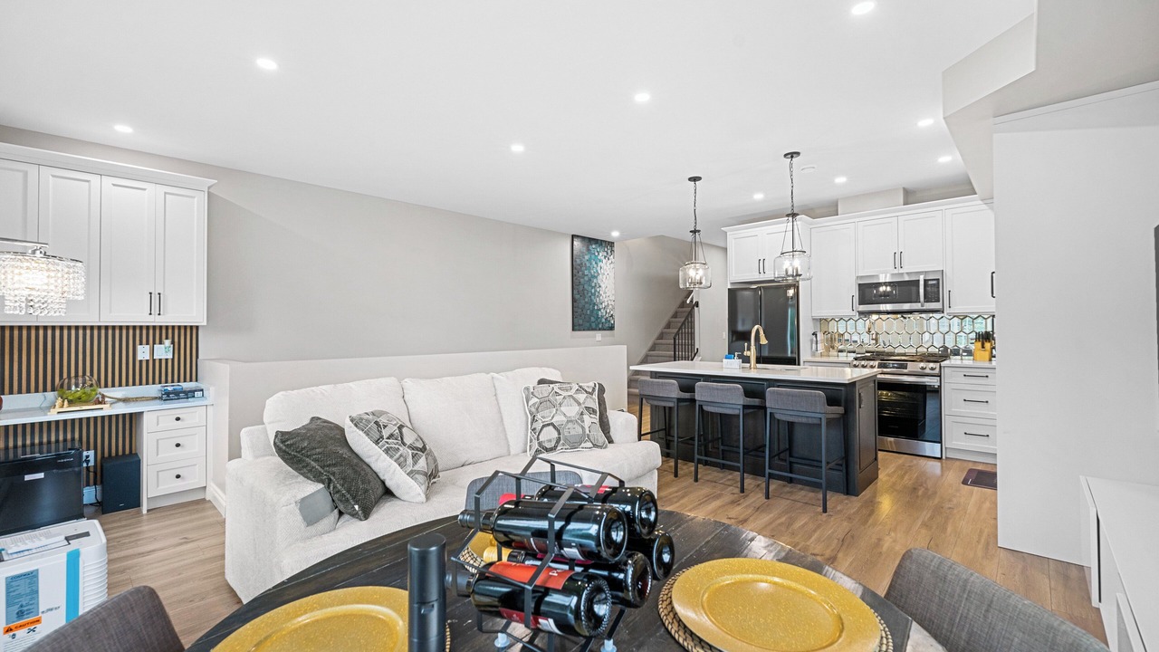 Photo of Livingroom in Tuxedo Park