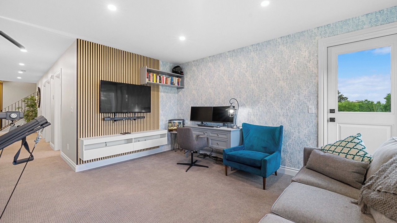 Photo of Livingroom in Tuxedo Park