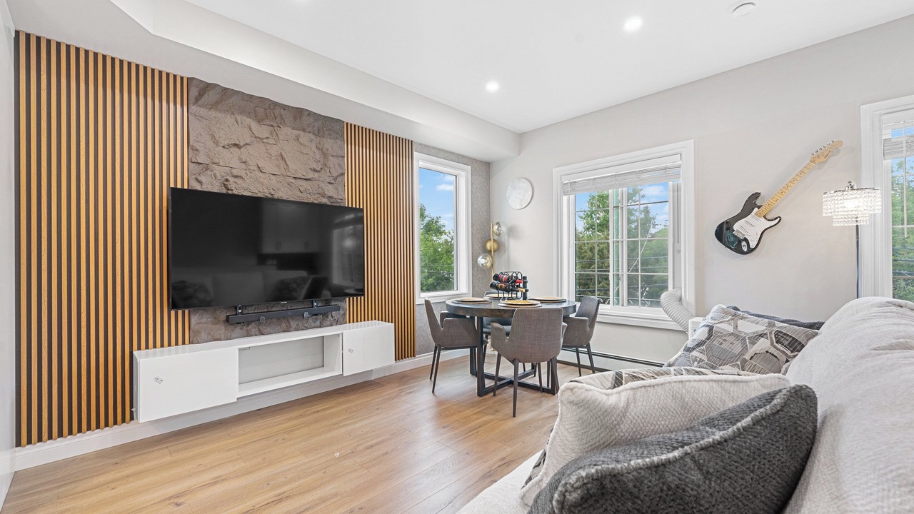 Photo of Livingroom in Tuxedo Park