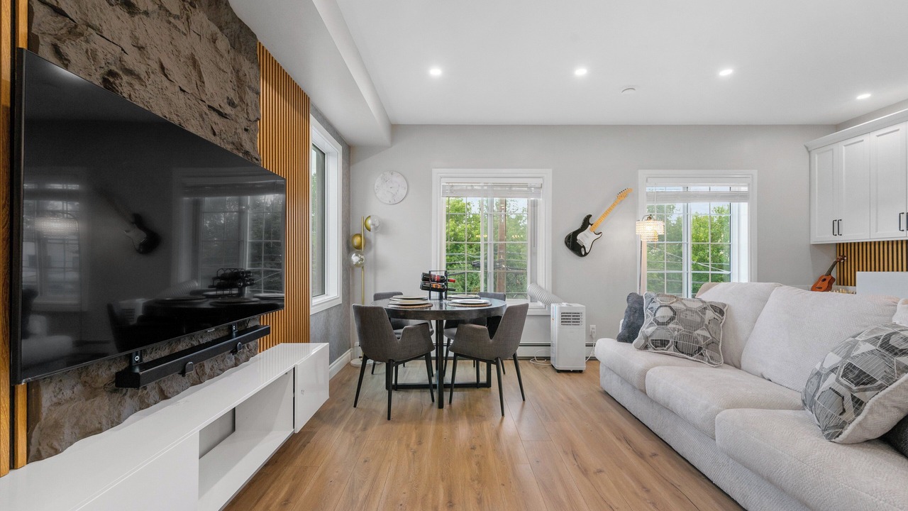 Photo of Livingroom in Tuxedo Park