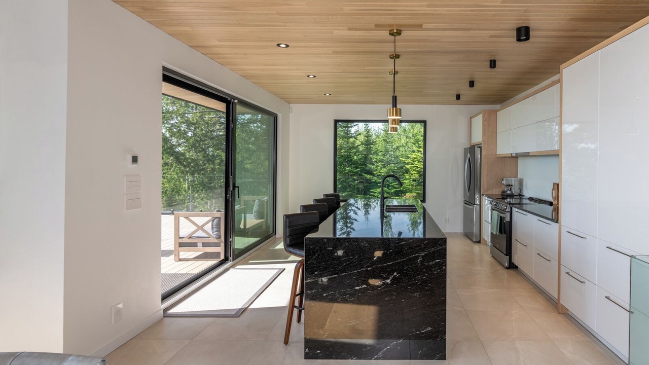 Photo of Kitchen in Petite-Riviere-Saint-Francois