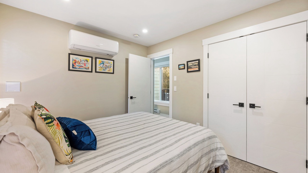 Photo of Bedroom in Crescent Beach