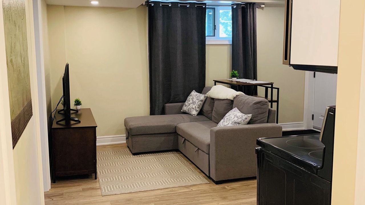 Photo of Livingroom in Pelham