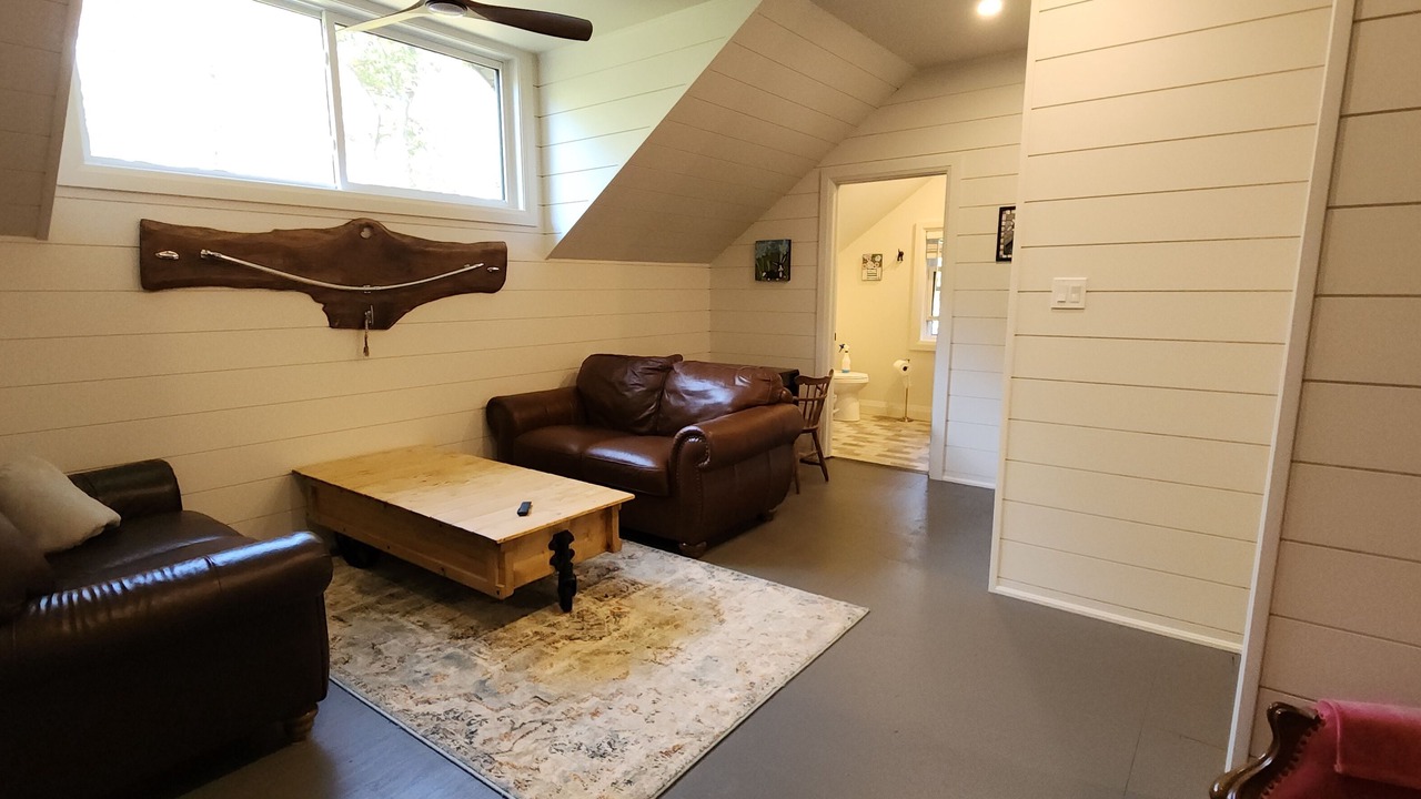 Photo of Livingroom in Burk's Falls