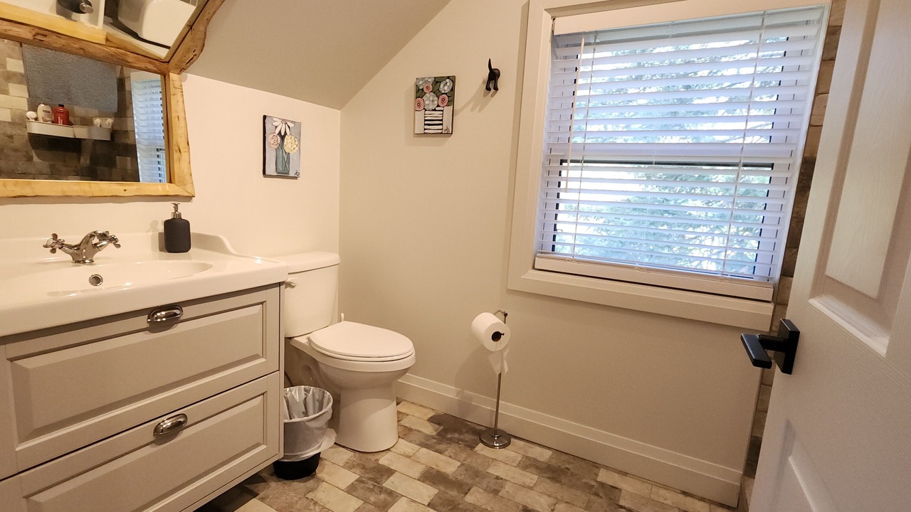 Photo of Bathroom in Burk's Falls