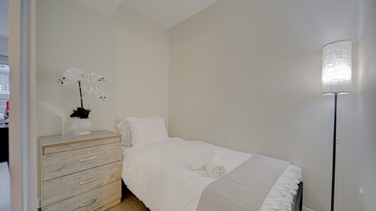 Photo of Bedroom in Garden District
