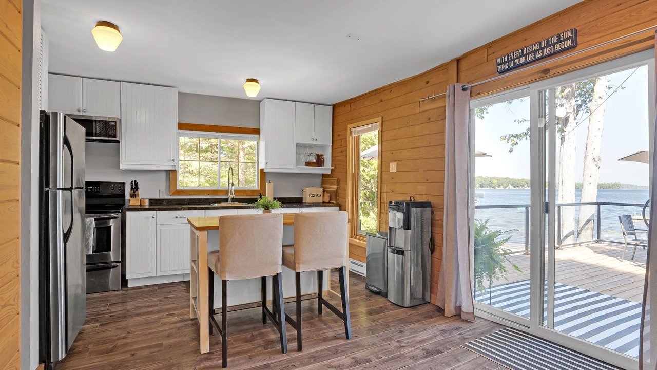 Photo of Kitchen in Calabogie