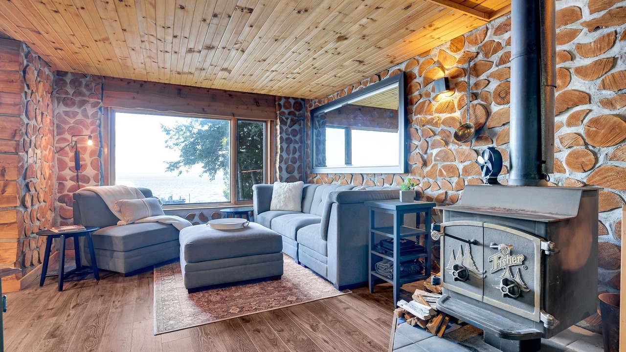 Photo of Livingroom in Calabogie