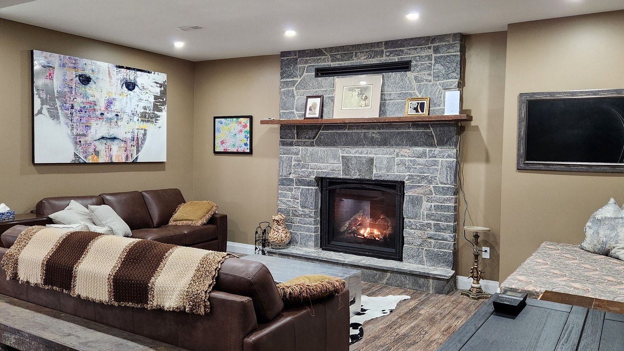 Photo of Livingroom in Ryerson