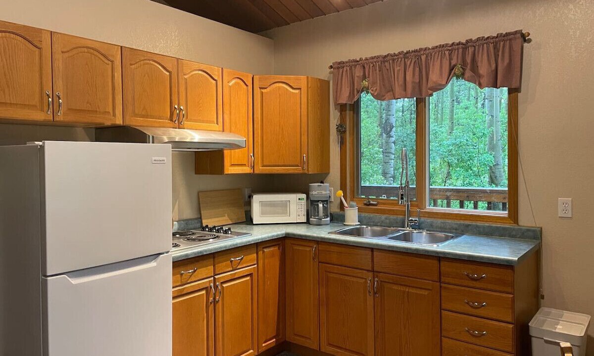Photo of Kitchen in Crowsnest Pass