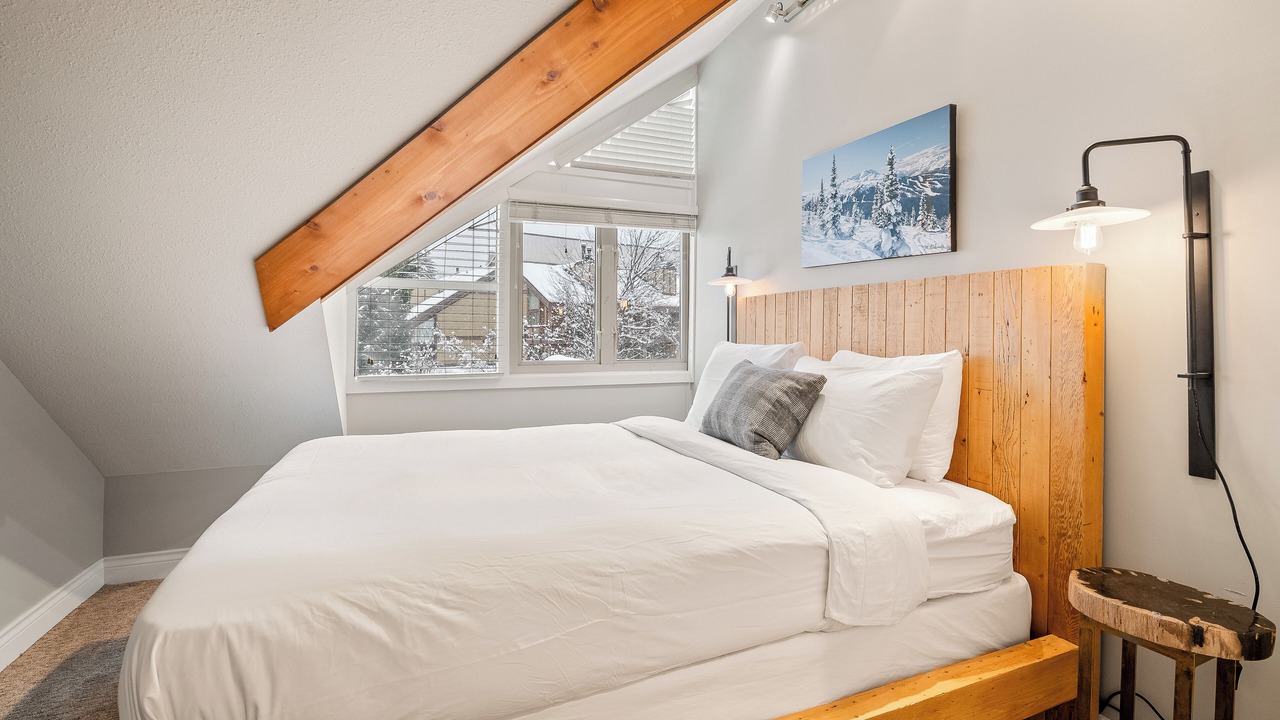 Photo of Bedroom in Whistler Cay Heights