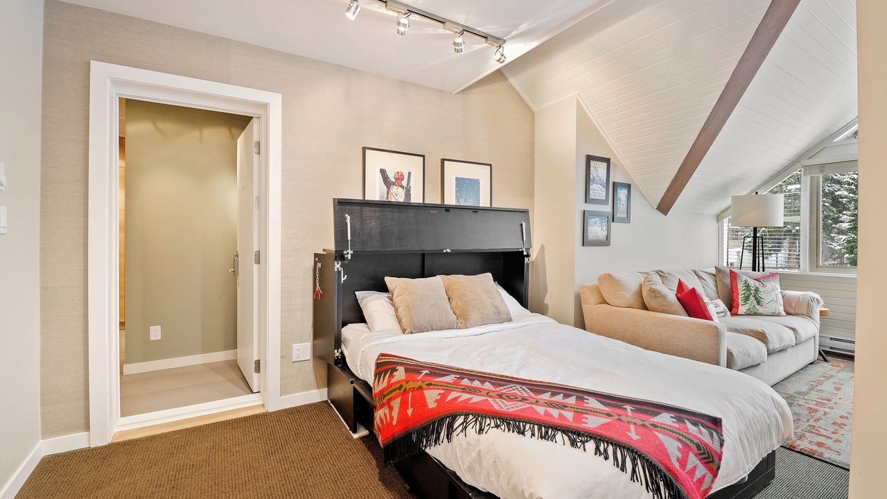 Photo of Bedroom in Whistler Cay Heights