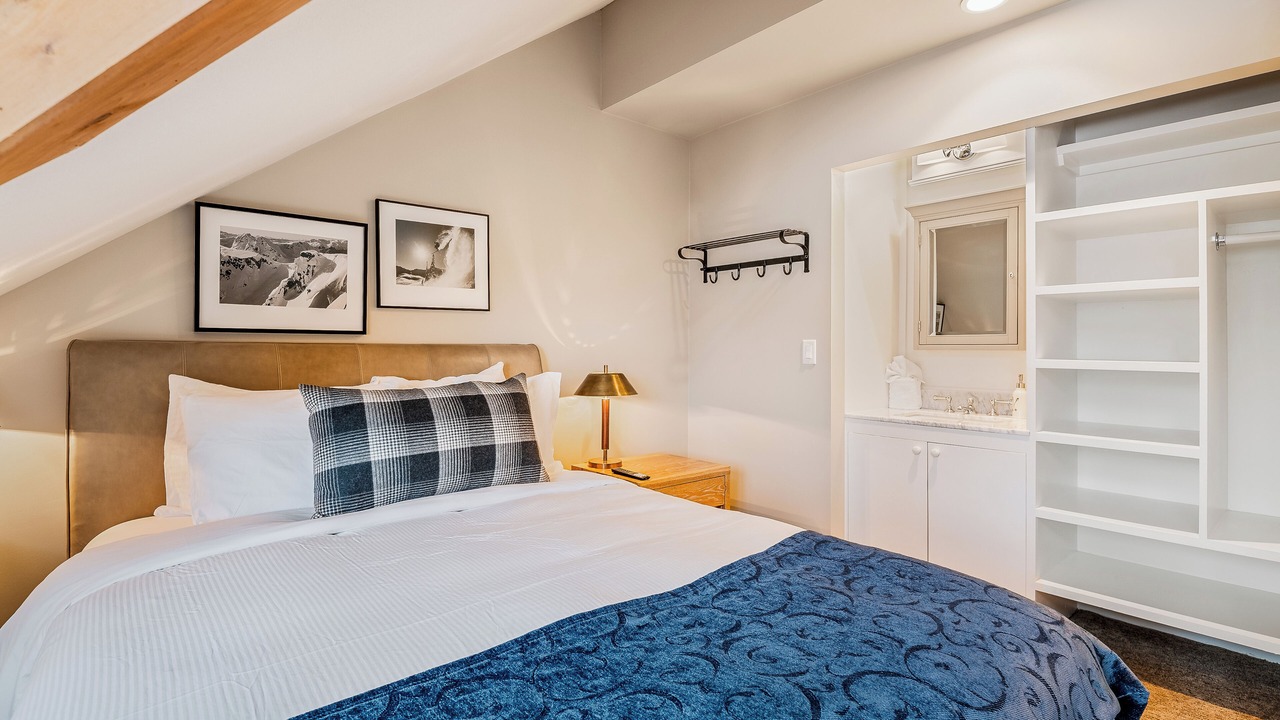 Photo of Bedroom in Whistler Cay Heights