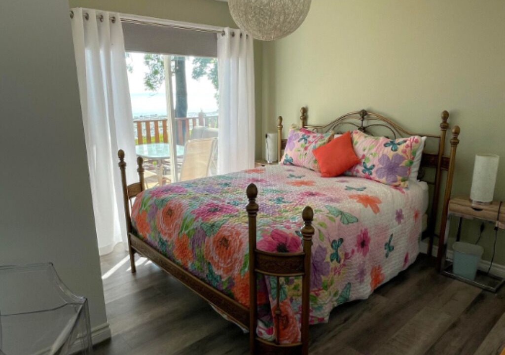 Photo of Bedroom in St-Francois-de-l'Ile-d'Orleans