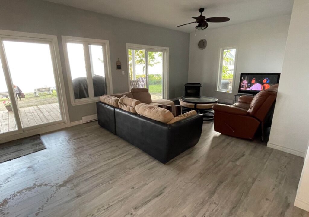 Photo of Livingroom in St-Francois-de-l'Ile-d'Orleans