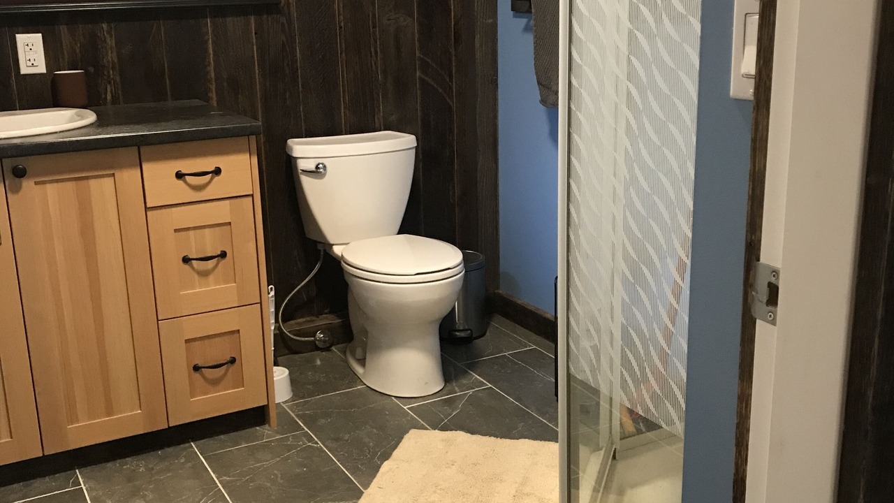 Photo of Bathroom in Lillooet