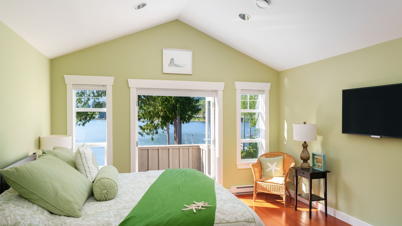 Photo of Bedroom in Lake Cowichan