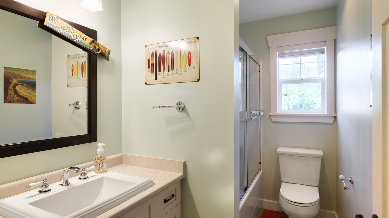 Photo of Bathroom in Lake Cowichan