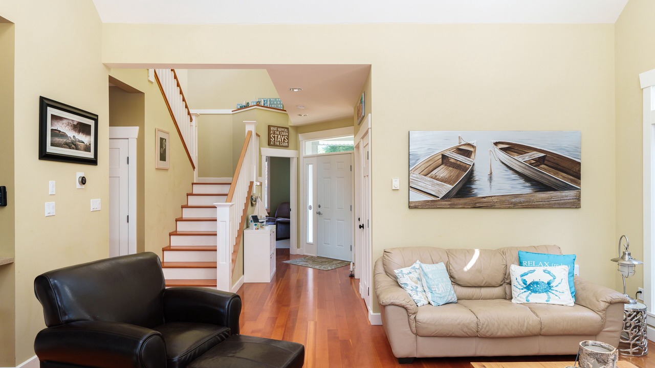 Photo of Livingroom in Lake Cowichan
