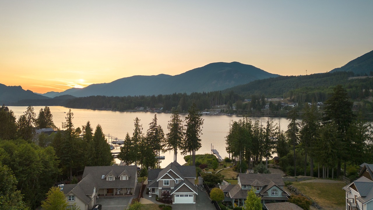 Photo of Outdoor in Lake Cowichan