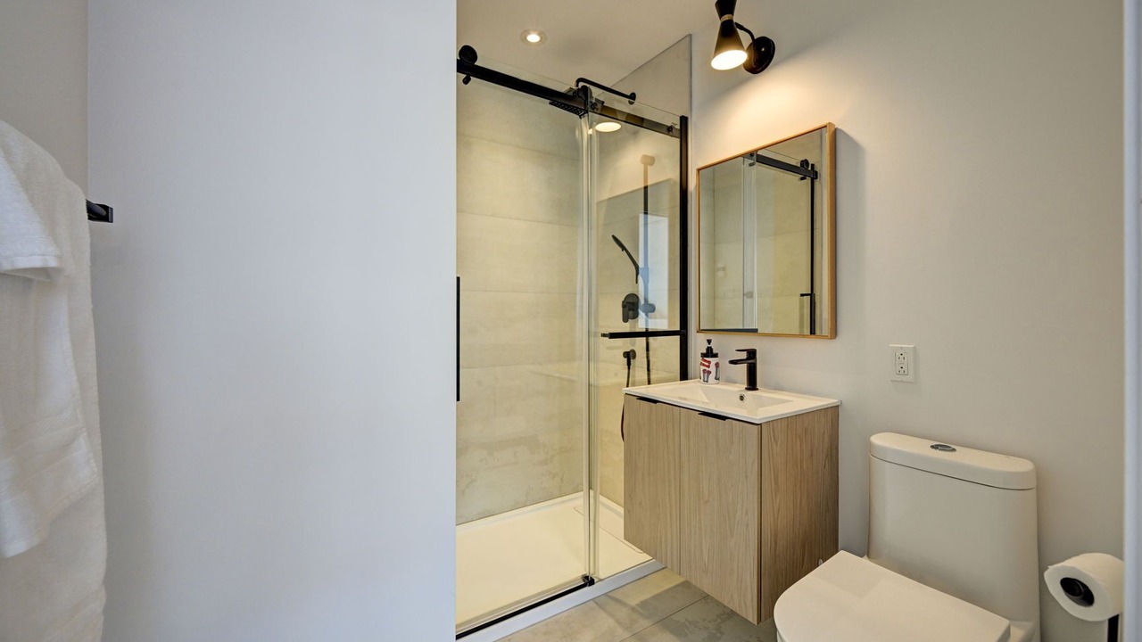 Photo of Bathroom in Pointe-Saint-Charles