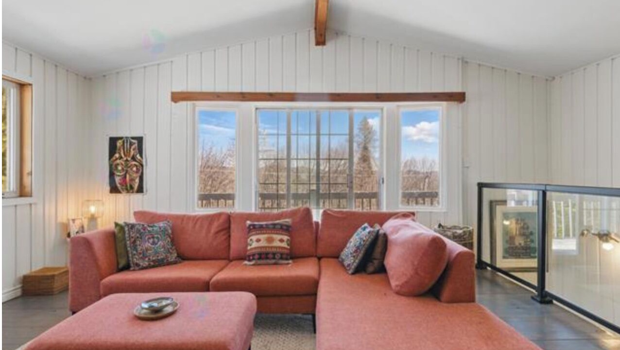 Photo of Livingroom in St-Adolphe-d'Howard