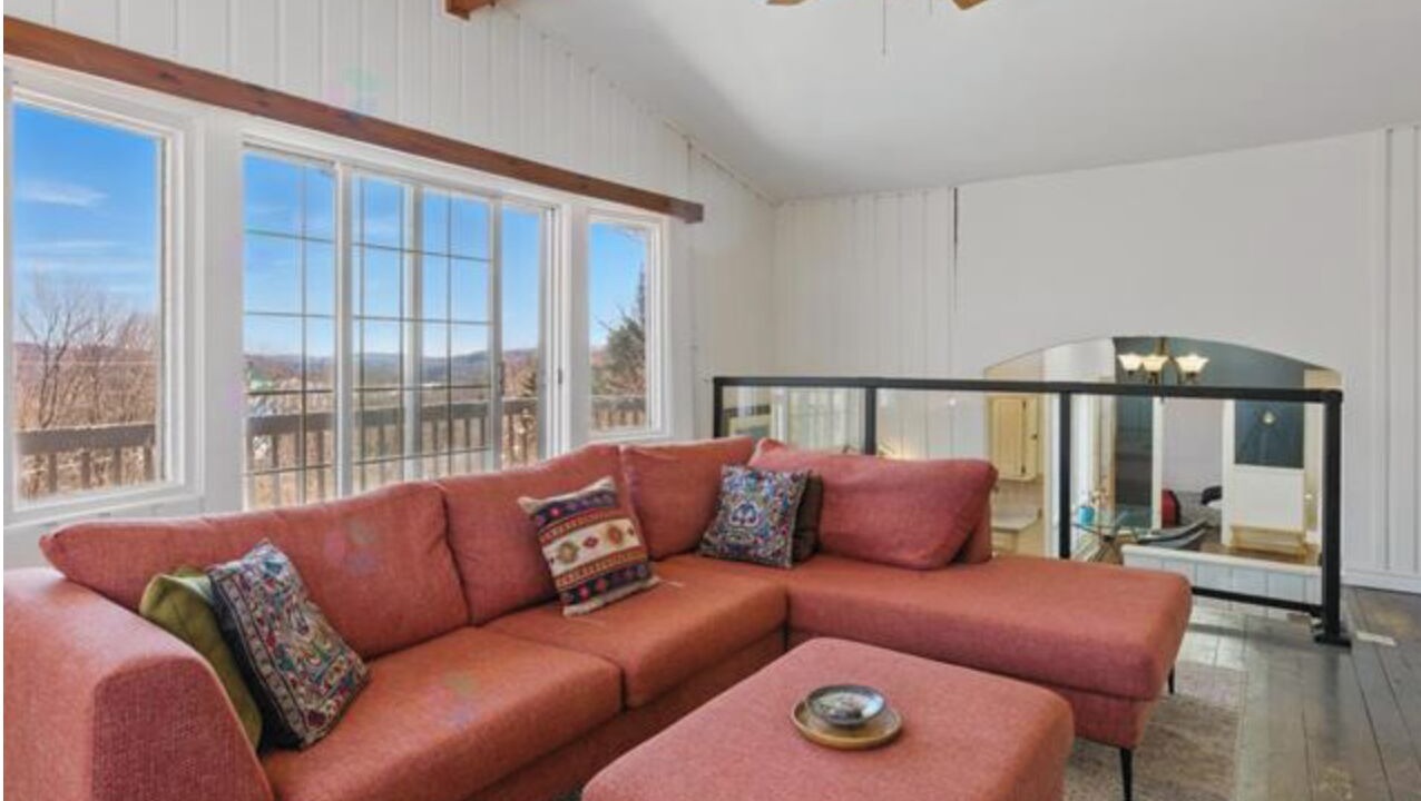 Photo of Livingroom in St-Adolphe-d'Howard