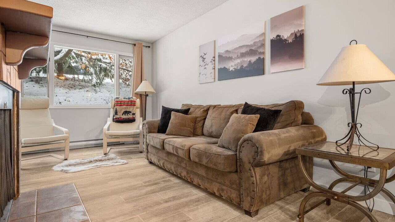 Photo of Livingroom in East Kootenay