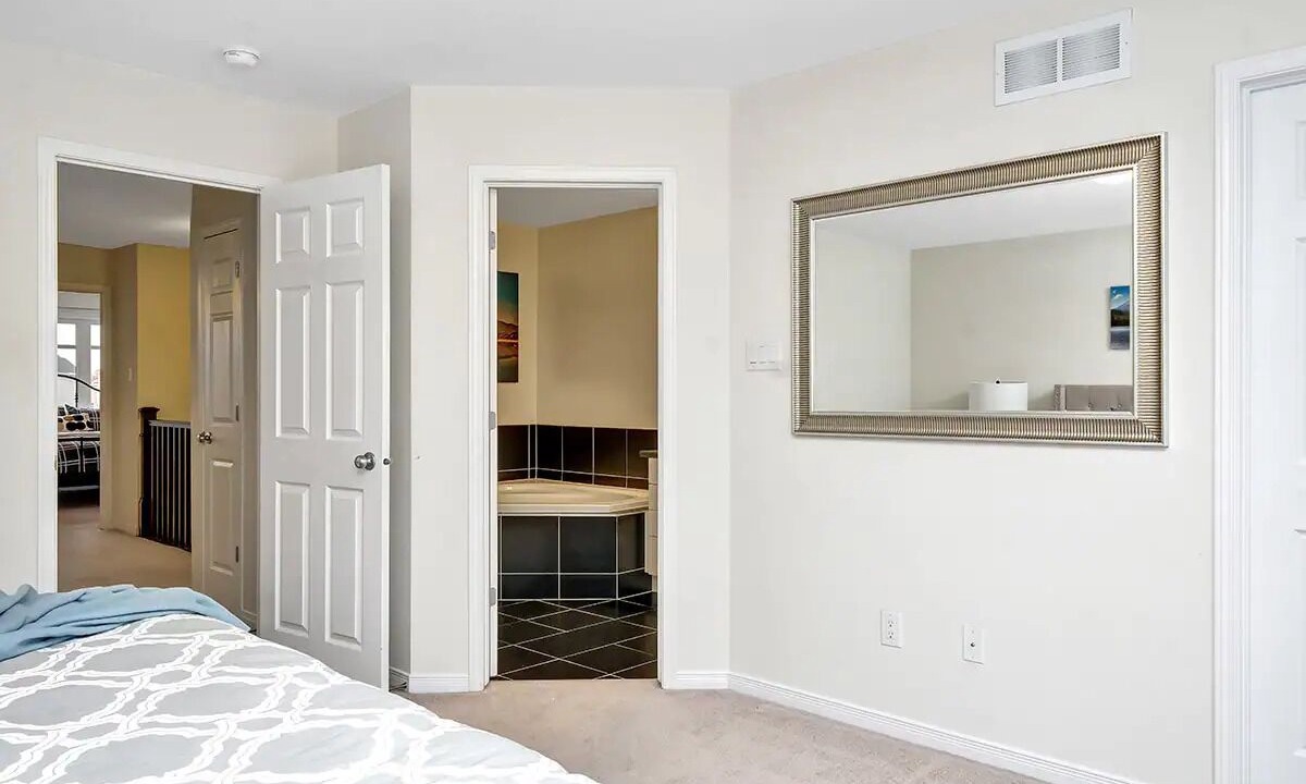 Photo of Bedroom in Ottawa Division