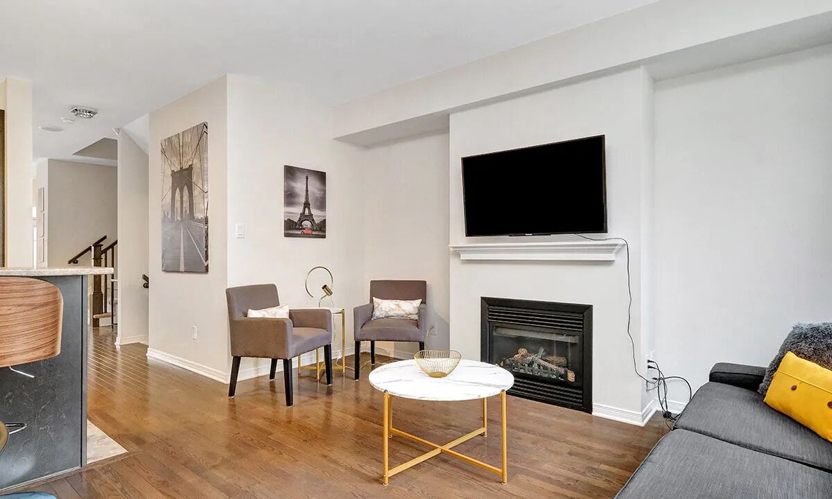 Photo of Livingroom in Ottawa Division