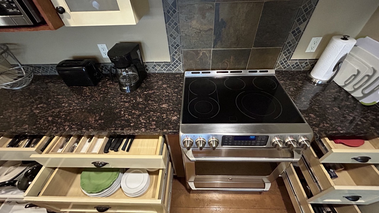 Photo of Kitchen in Cougar Creek