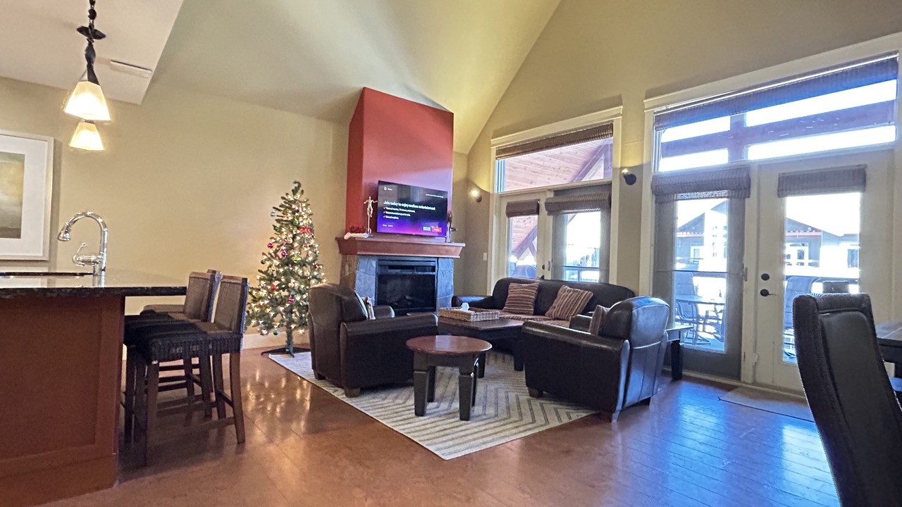 Photo of Livingroom in Cougar Creek
