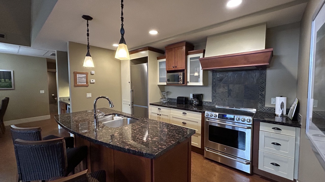 Photo of Kitchen in Cougar Creek