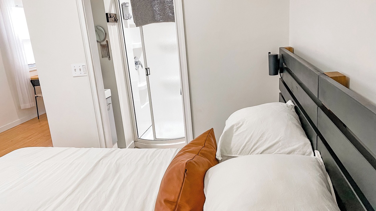 Photo of Bedroom in Stoney Creek