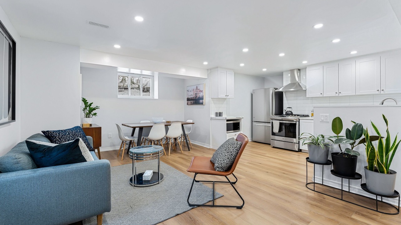 Photo of Livingroom in Ottawa Division