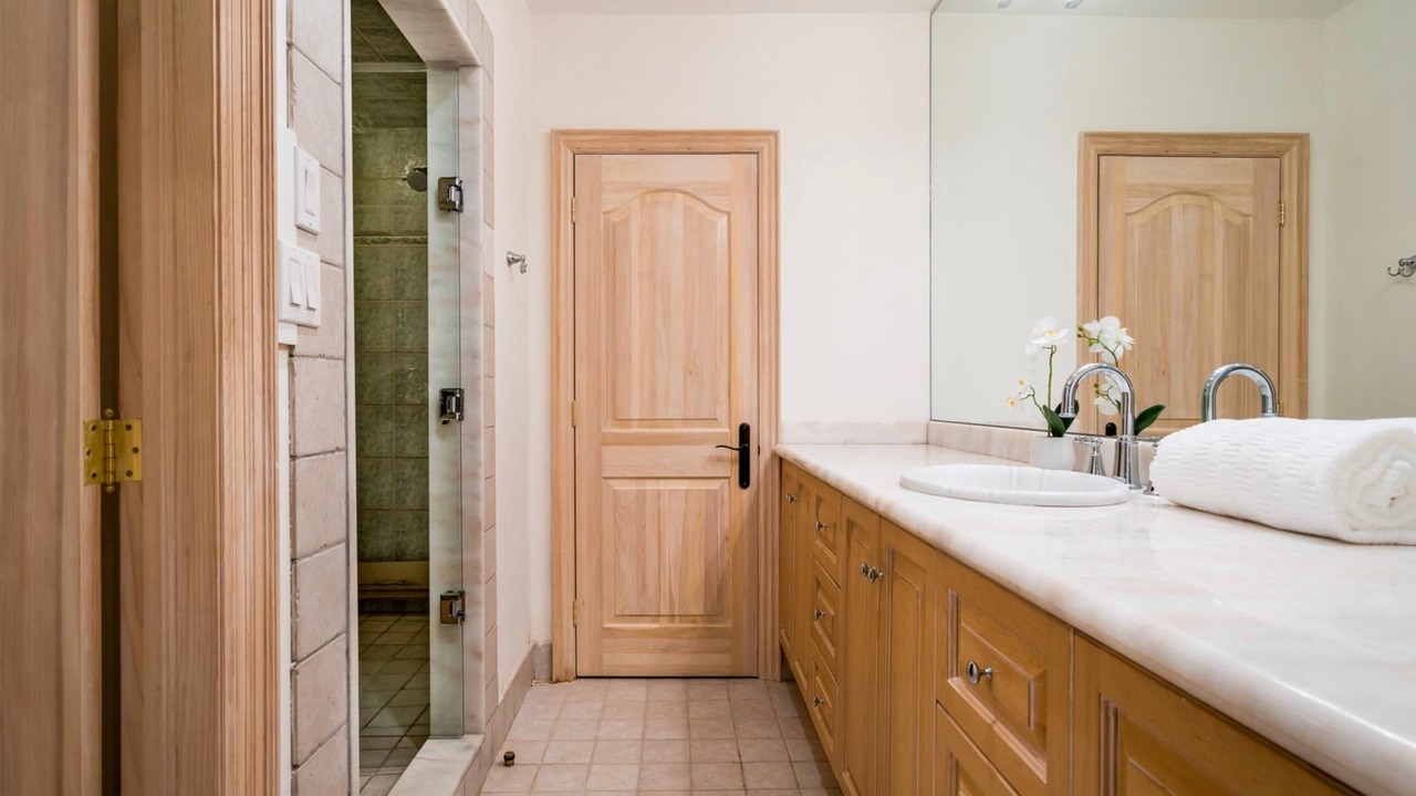Photo of Bathroom in Craigleith