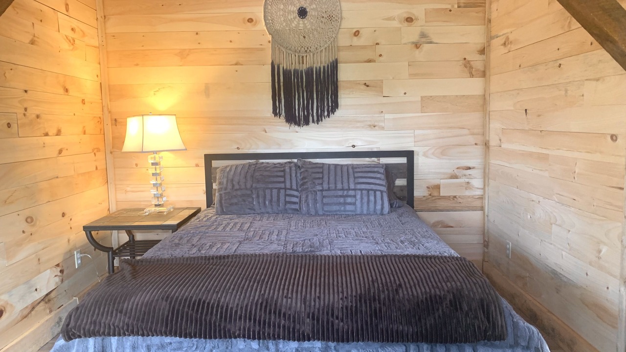Photo of Bedroom in Edwardsburgh/Cardinal