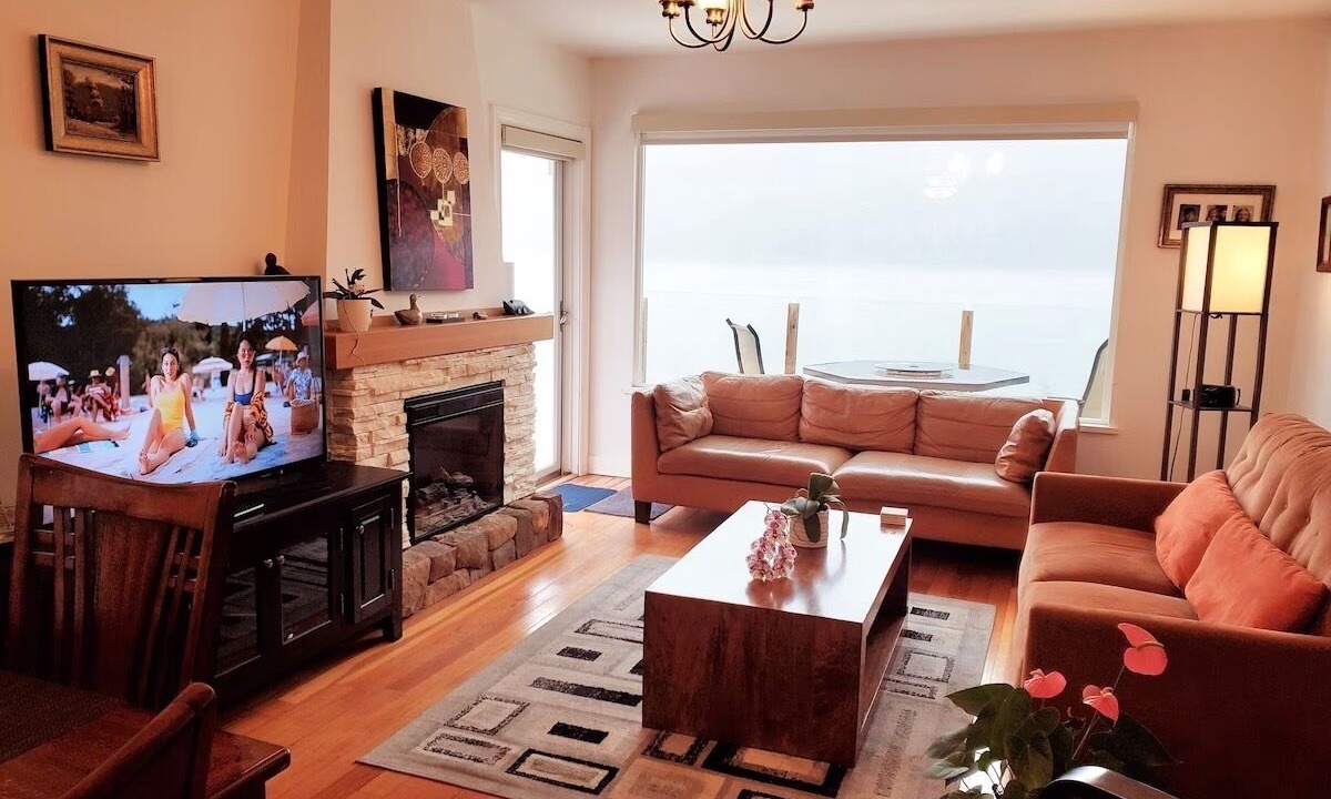 Photo of Livingroom in Britannia Beach