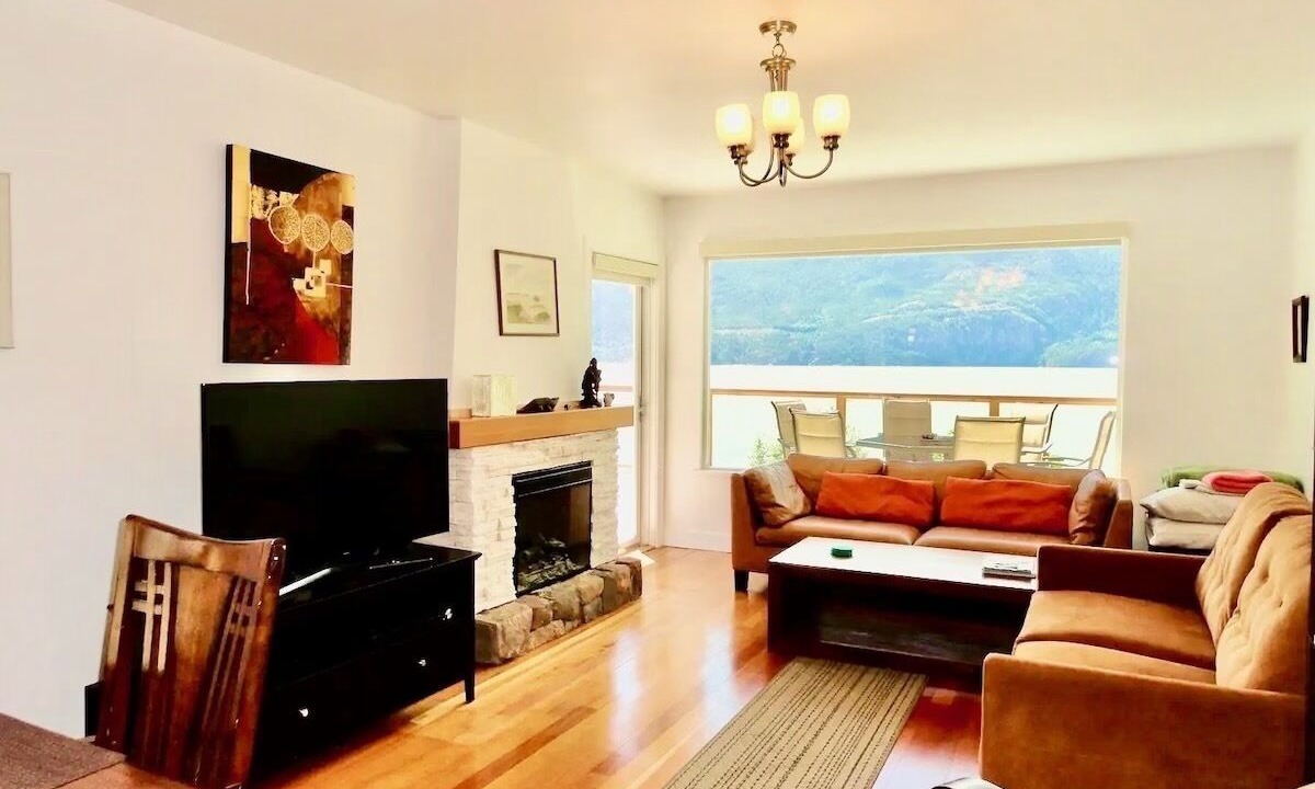 Photo of Livingroom in Britannia Beach
