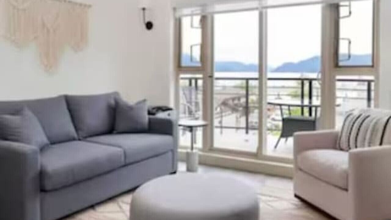 Photo of Livingroom in Harrison Hot Springs