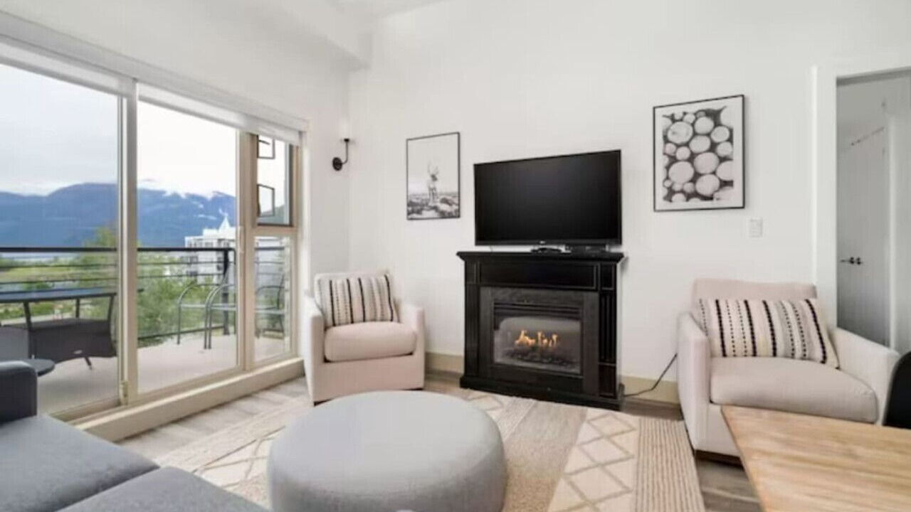 Photo of Livingroom in Harrison Hot Springs