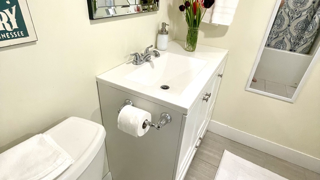 Photo of Bathroom in Saanich East