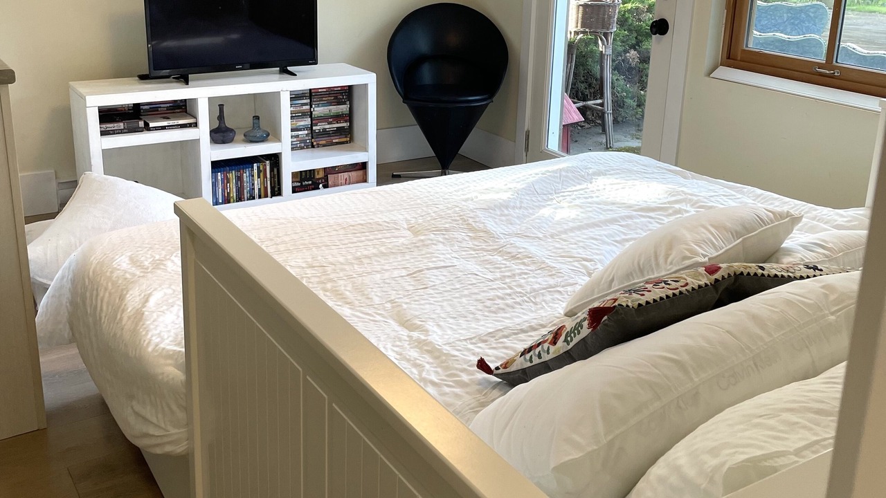 Photo of Bedroom in Saanich East