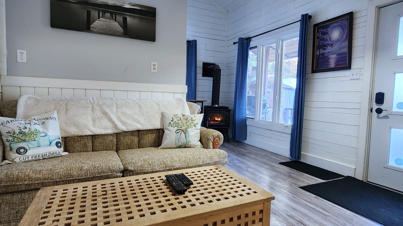 Photo of Livingroom in Hastings Highlands